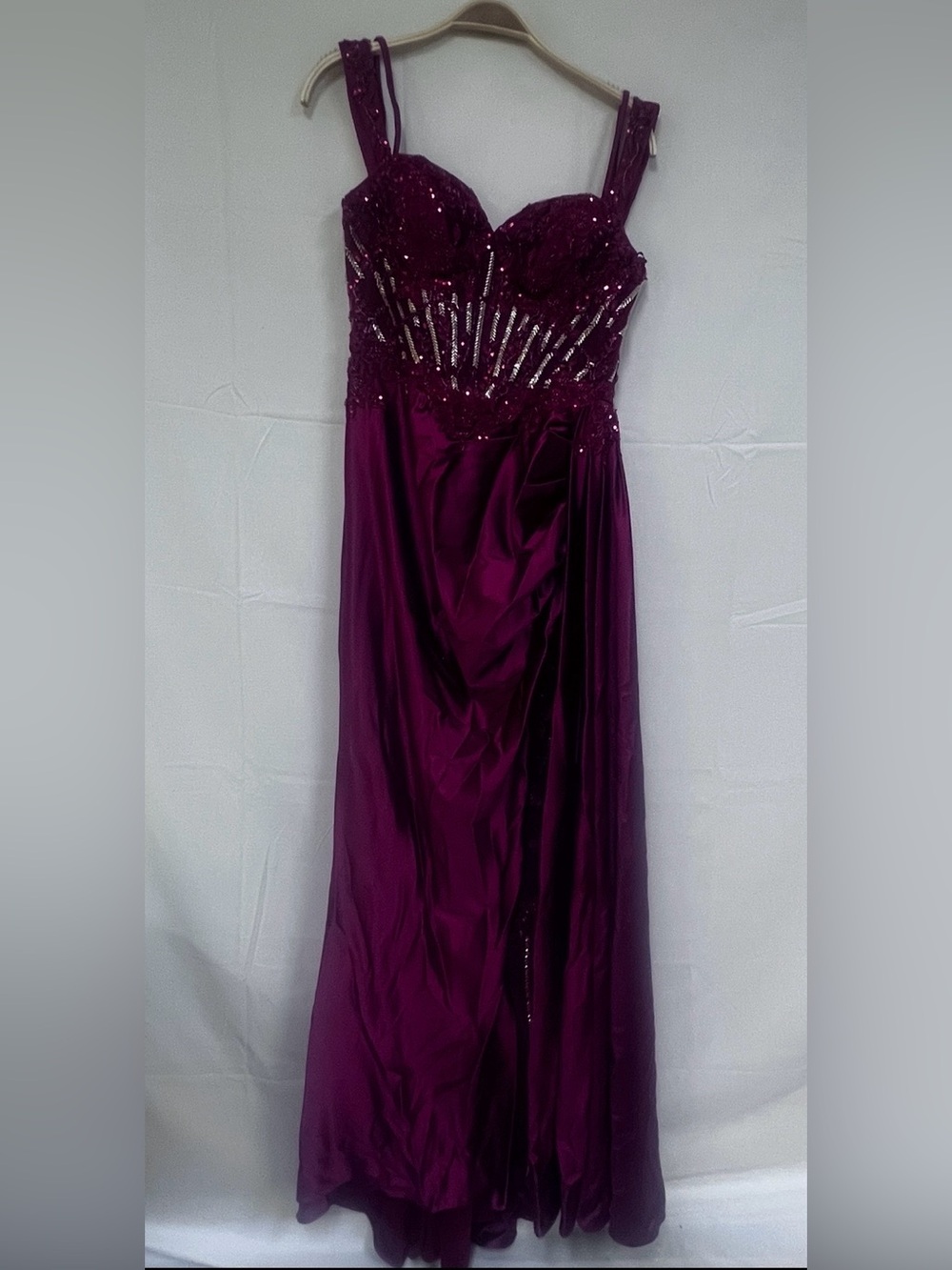 NEW formal dress in size: 4